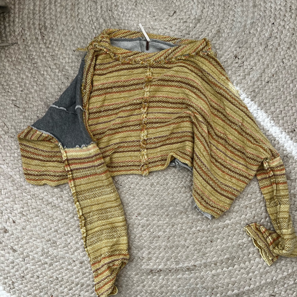 Super cute yellow free people sweater!!